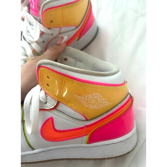 Air Jordan 1 Mid SE GS 'Edge Glow' Youth Girl's Sz 6 Streetware Retro Hype Shoes - Picture 3 of 6